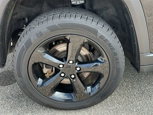 Used 2022 Jeep Grand Cherokee L Laredo AWD/4WD image 9