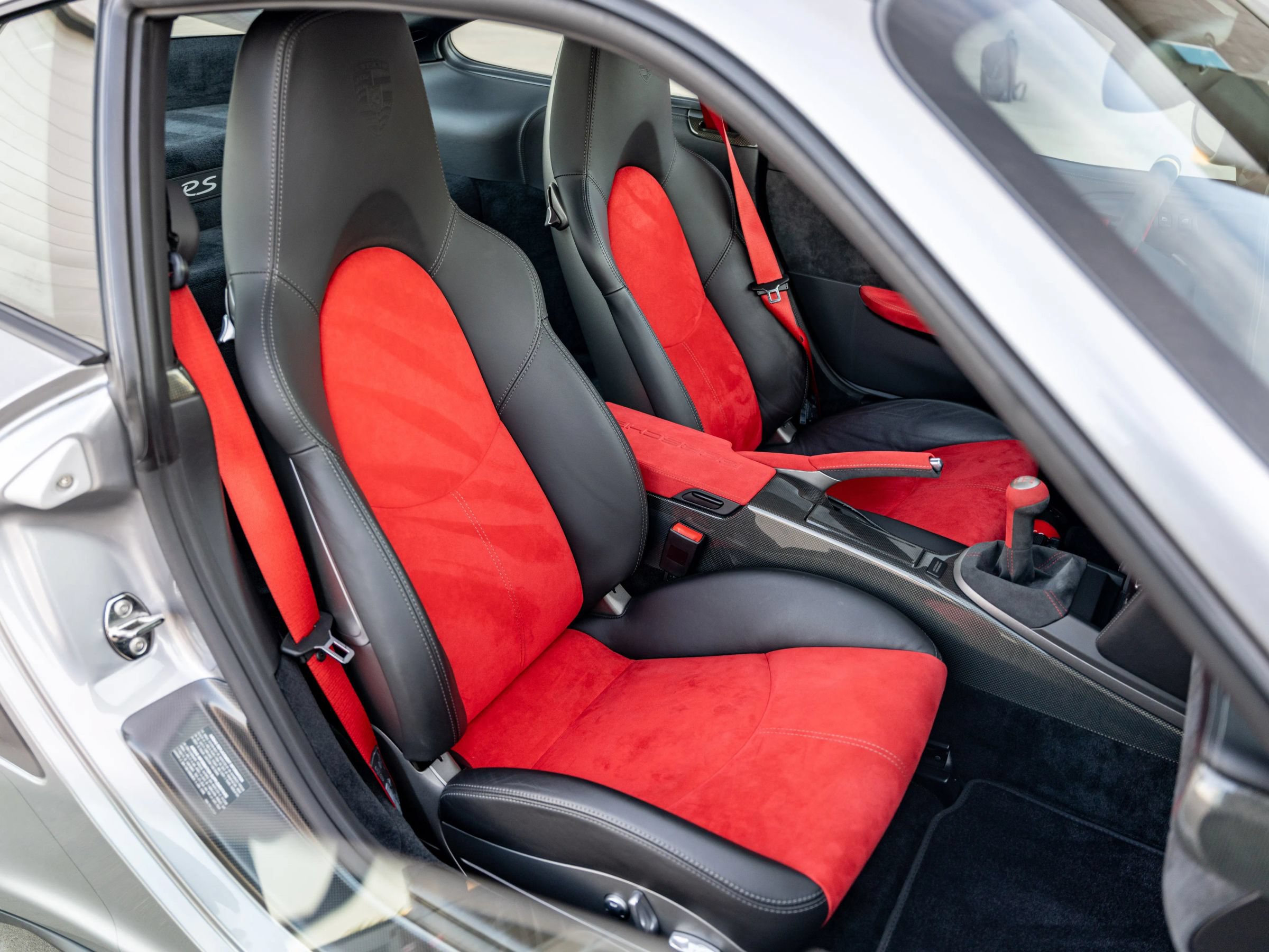 Used 2011 Porsche 911 GT2 RS RWD image 15