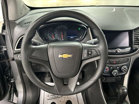 Used 2020 Chevrolet Trax LS image 4