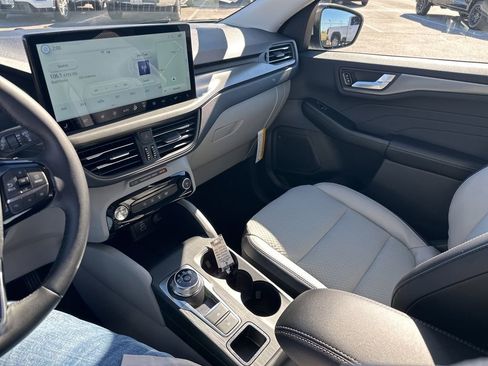 New 2026 Ford Escape SE image 30