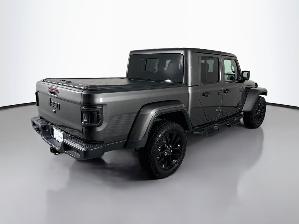 Used 2024 Jeep Gladiator Sport AWD/4WD image 9