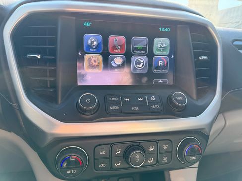 Used 2018 GMC Acadia SLT image 16