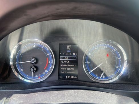 Used 2018 Toyota Corolla SE FWD image 7