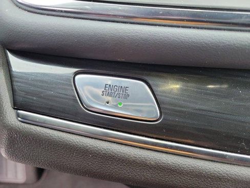 Used 2024 Buick Enclave Premium image 23