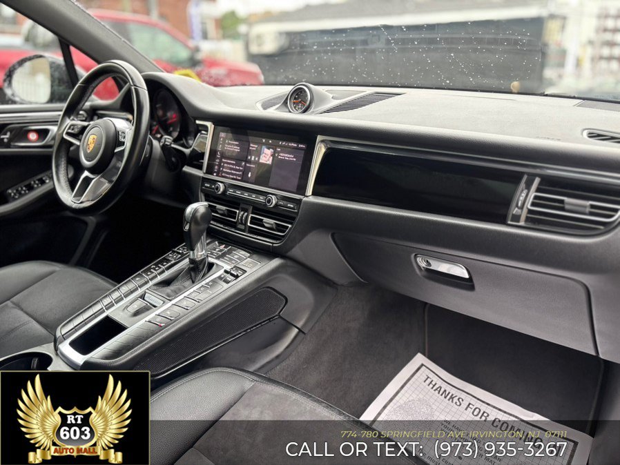 Used 2021 Porsche Macan AWD/4WD image 16