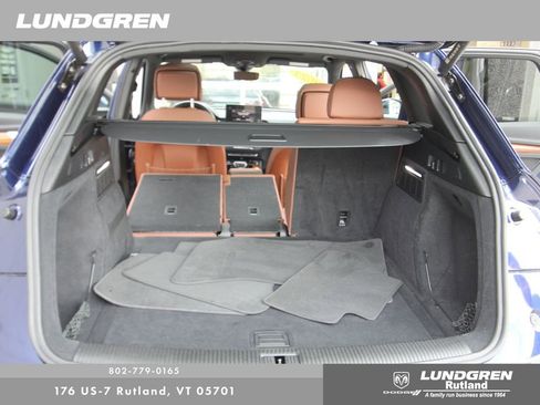 Used 2023 Audi Q5 2.0T Premium w/ Convenience Package AWD/4WD image 21