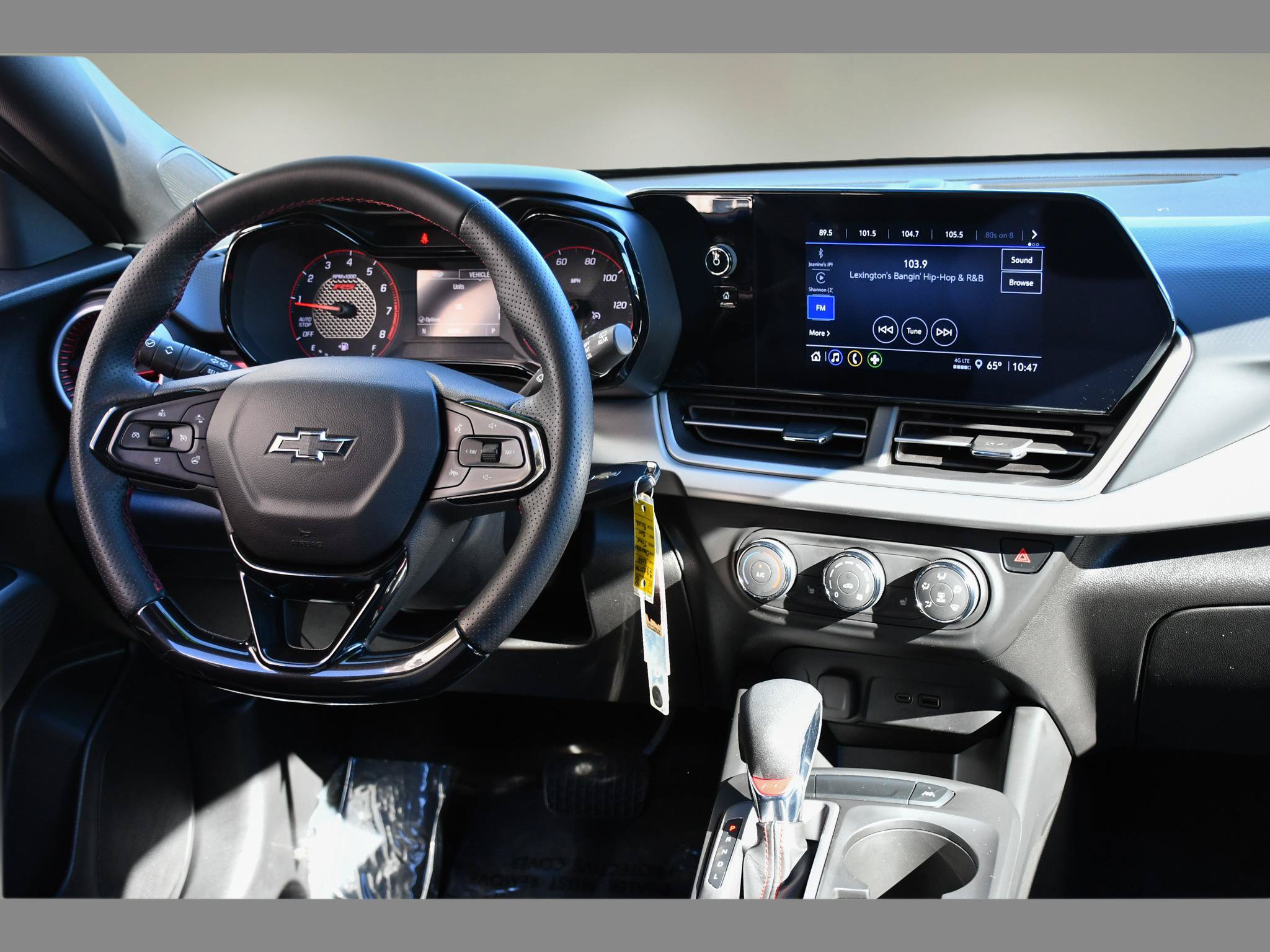 Used 2024 Chevrolet Trax RS w/ Driver Confidence Package FWD image 17