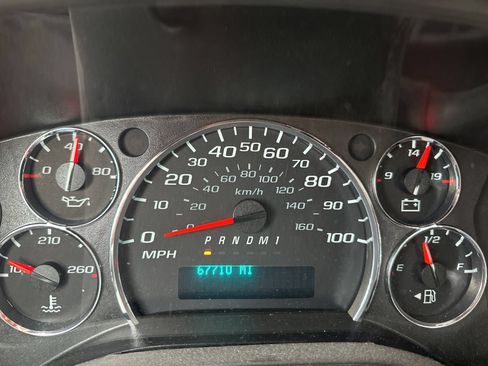 Used 2017 GMC Savana 2500 RWD image 7