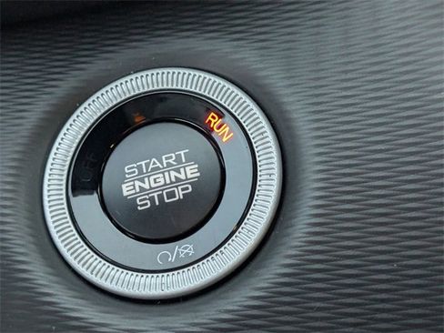 New 2025 Jeep Grand Cherokee Altitude image 21