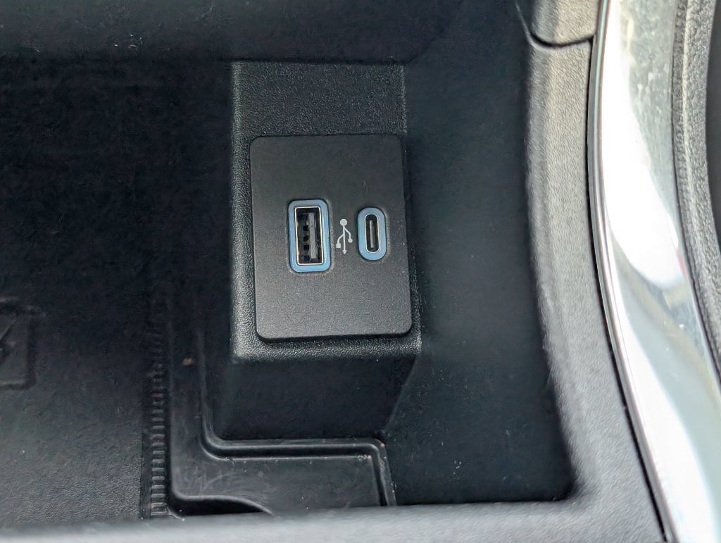 Used 2024 Ford Edge Titanium AWD/4WD image 24