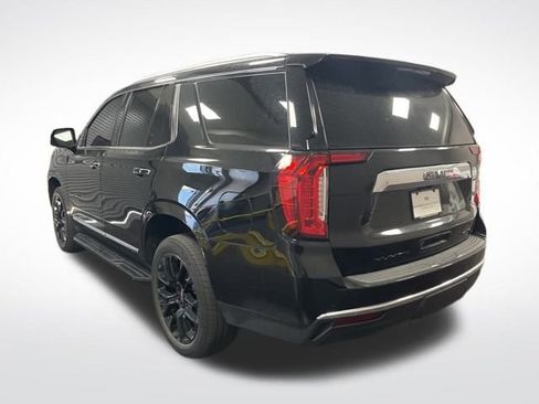 Used 2023 GMC Yukon SLT w/ SLT Premium Package image 3