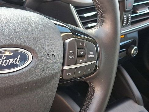 Certified 2025 Ford Escape Platinum w/ Premium Technology Package image 23