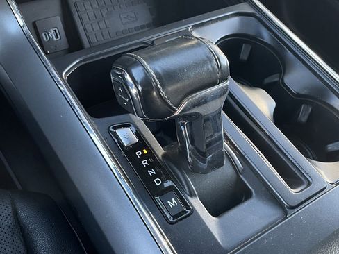 Used 2022 Ford F150 Lariat w/ Equipment Group 502A High image 19