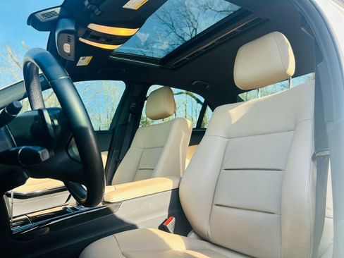 Used 2010 Mercedes-Benz E 350 Sedan image 24
