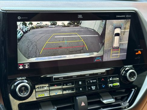 Used 2020 Toyota Highlander Platinum image 21