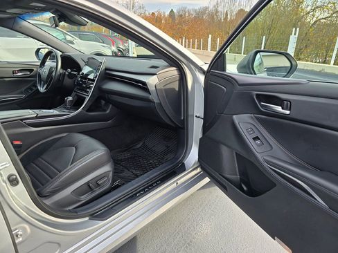 Used 2021 Toyota Avalon XSE image 13
