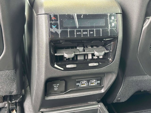 New 2026 Jeep Grand Cherokee L 4WD image 10