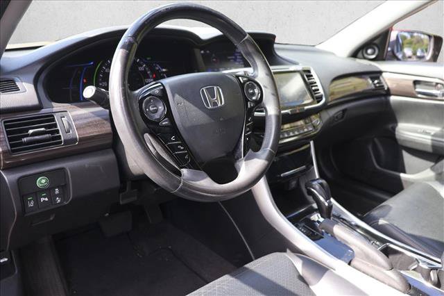 Used 2017 Honda Accord Touring image 12