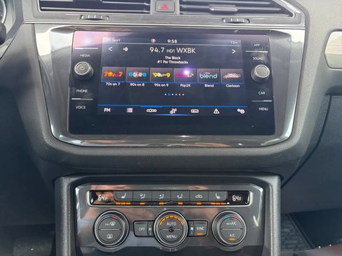Used 2021 Volkswagen Tiguan SE w/ Panoramic Sunroof Package AWD/4WD image 25