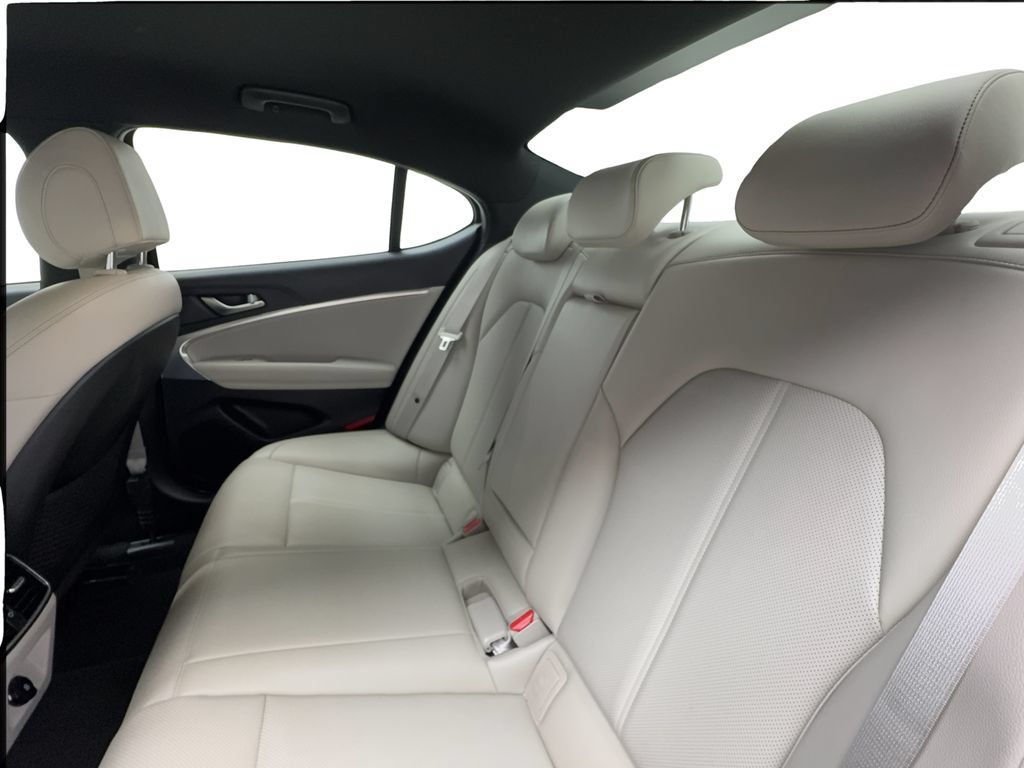 Used 2023 Genesis G70 2.0T RWD image 25