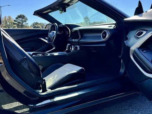 Used 2018 Chevrolet Camaro SS image 20