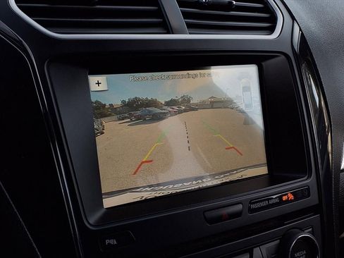 Used 2017 Ford Explorer XLT w/ Equipment Group 202A image 9