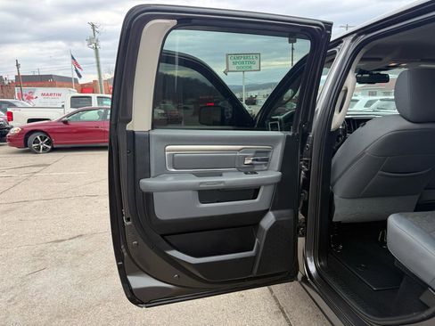 Used 2016 RAM 1500 Big Horn image 31