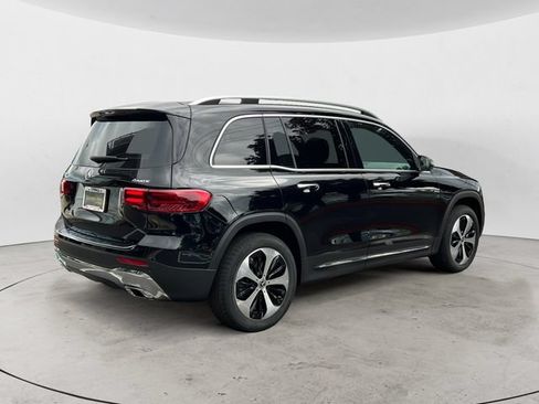 Used 2025 Mercedes-Benz GLB 250 4MATIC image 5