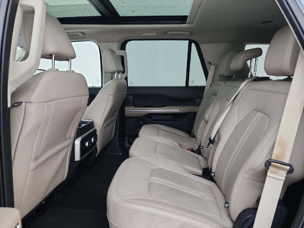 Used 2023 Ford Expedition Limited AWD/4WD image 34