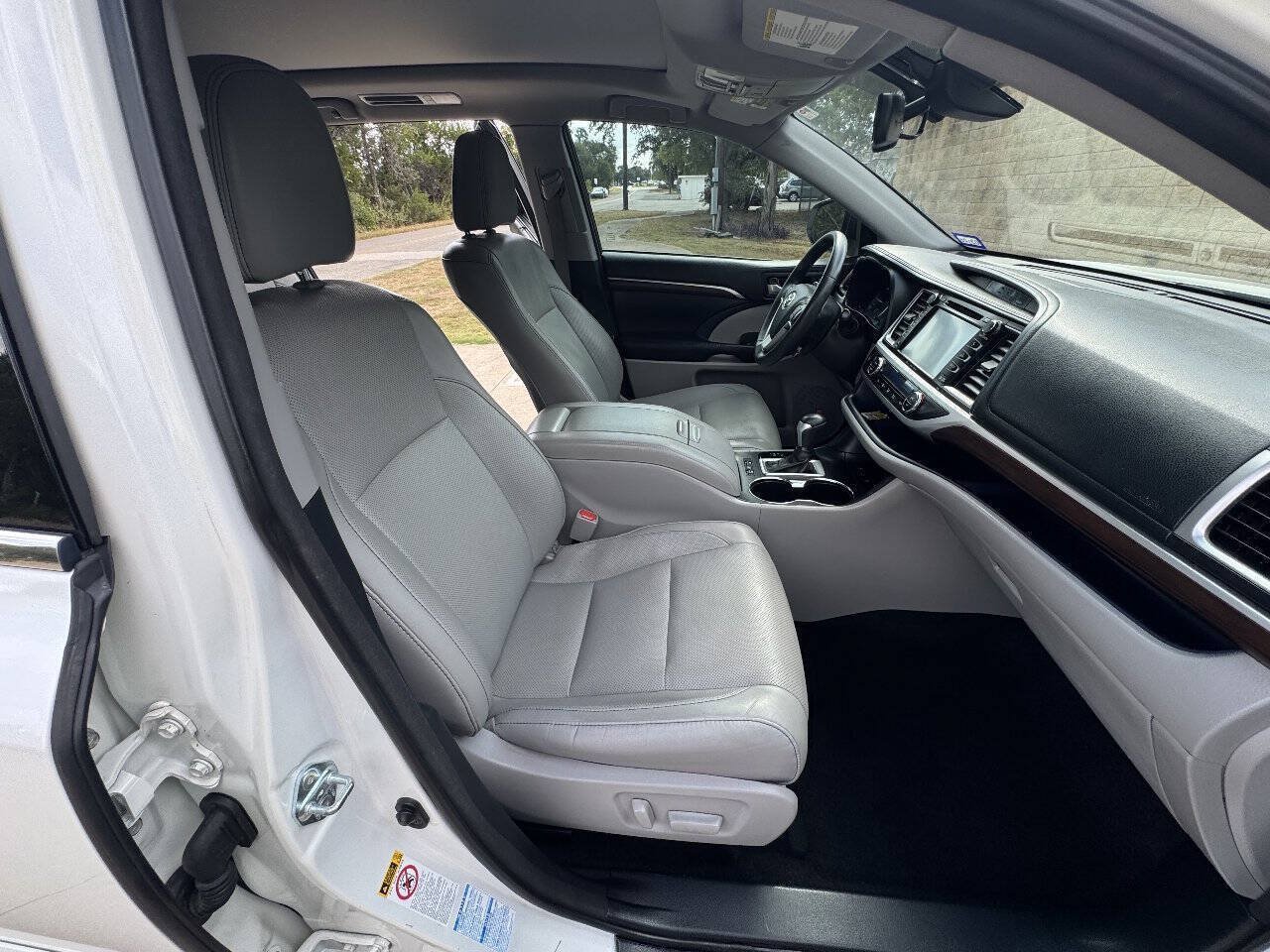 Used 2016 Toyota Highlander Limited Platinum AWD/4WD image 33