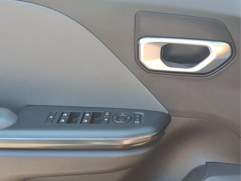 Used 2025 Kia K4 FWD image 17