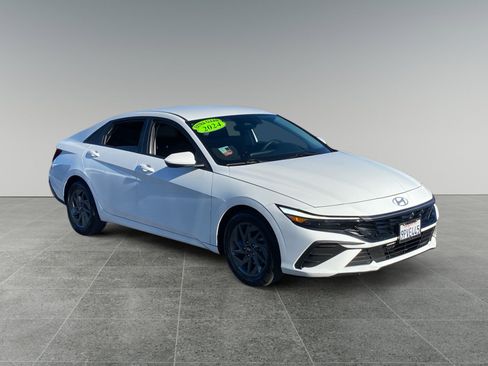 Used 2024 Hyundai Elantra SEL image 7
