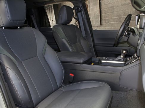 Used 2024 Lexus GX 550 AWD/4WD image 44