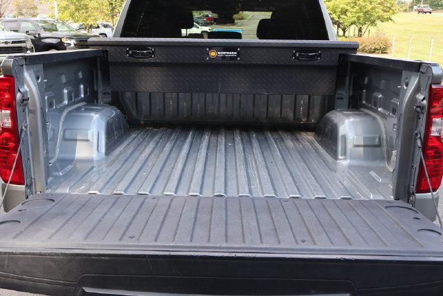 Used 2023 Chevrolet Silverado 1500 LT AWD/4WD image 23