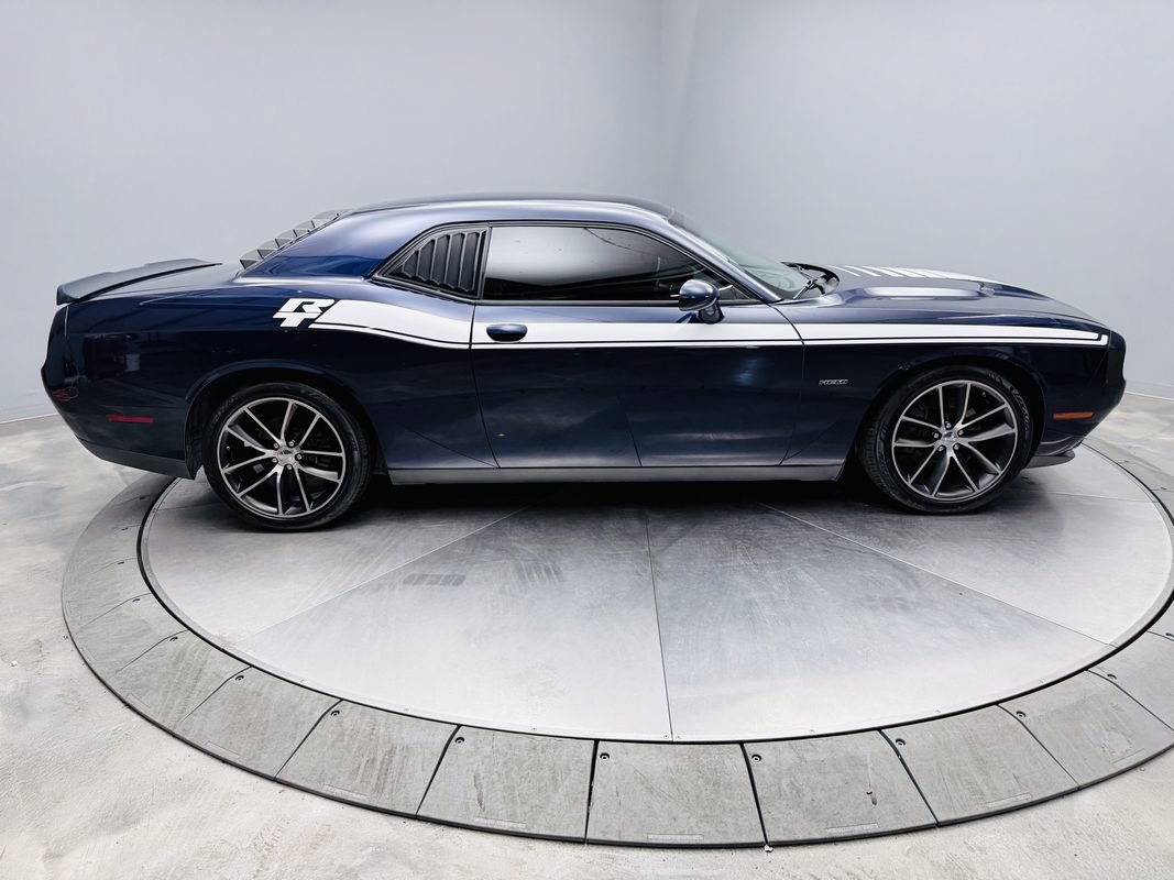 Used 2017 Dodge Challenger R/T RWD image 4