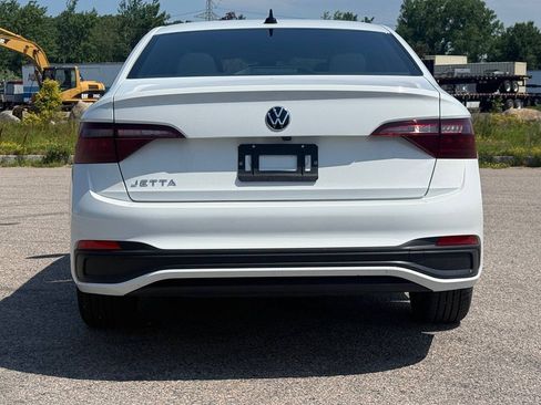 Used 2024 Volkswagen Jetta Sport FWD image 4