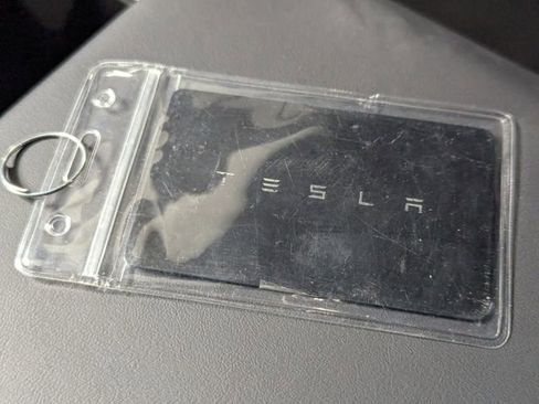 Used 2024 Tesla Cybertruck AWD Crew Cab image 22