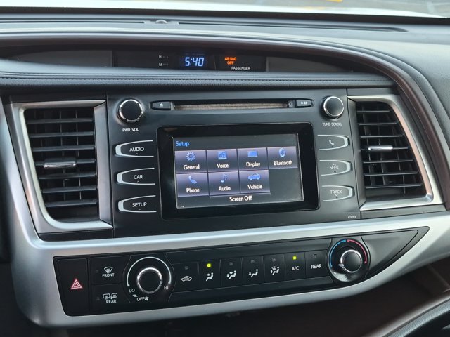 Used 2016 Toyota Highlander LE FWD image 21