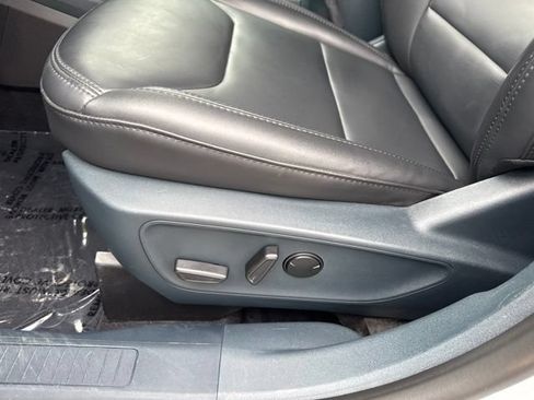 Used 2025 Ford Maverick Lariat w/ Black Appearance Package AWD/4WD image 13