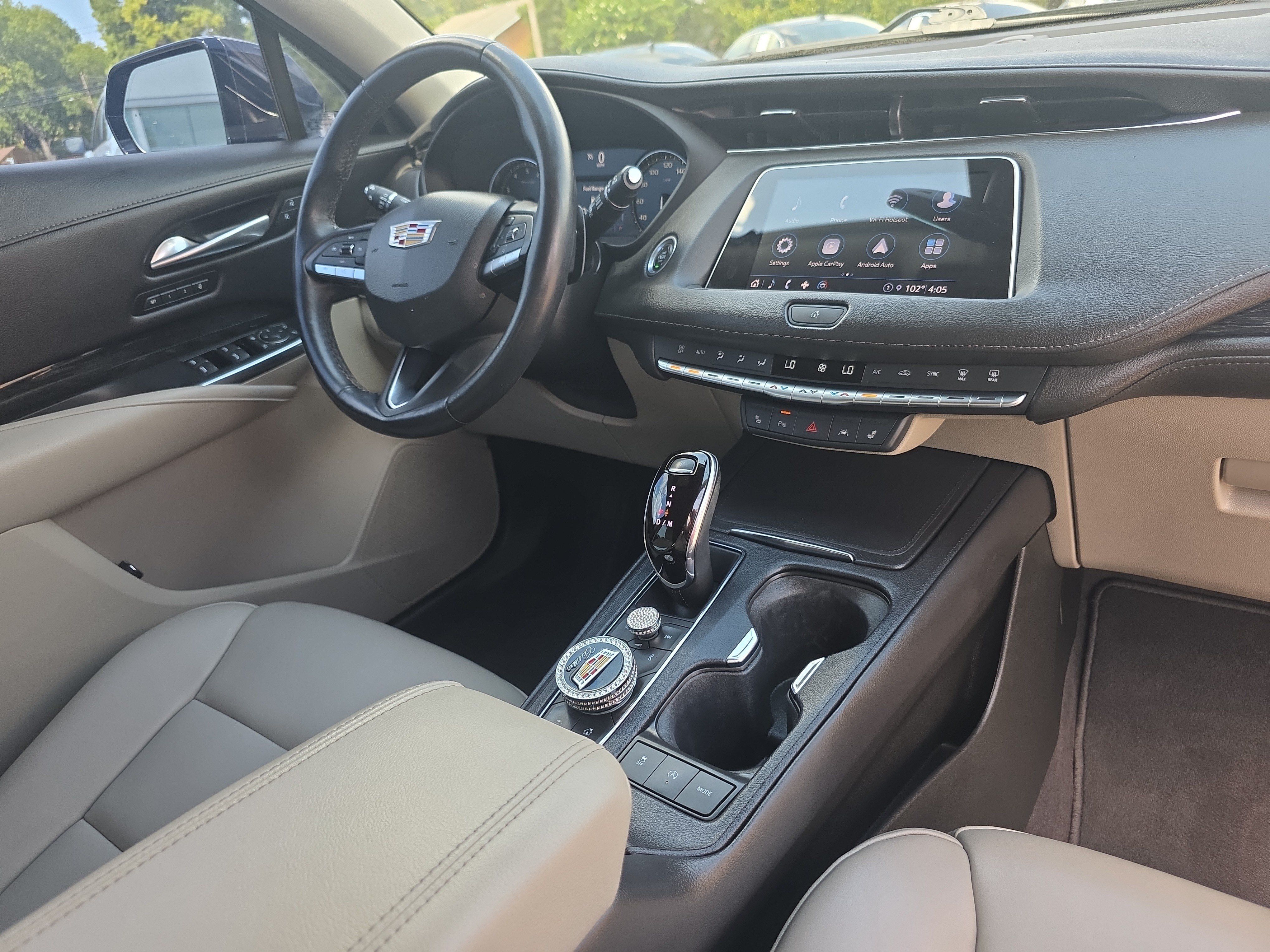 Used 2023 Cadillac XT4 Premium Luxury w/ Cold Weather Package FWD image 16