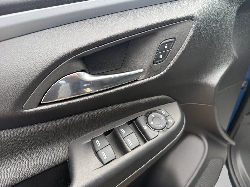 Used 2025 Buick Envista Preferred FWD image 19