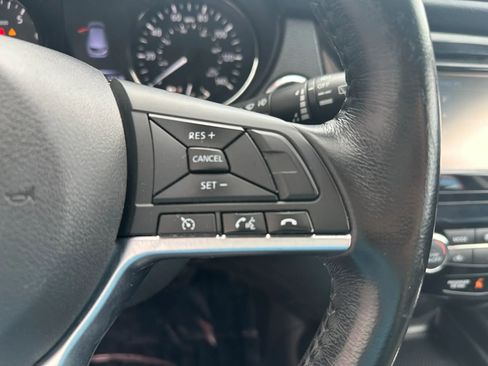 Used 2017 Nissan Rogue Sport SV w/ SV Premium Package image 13