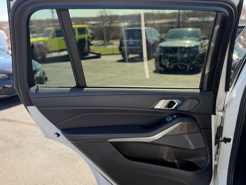 Used 2019 BMW X7 xDrive40i w/ Premium Package image 23