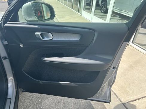 Certified 2025 Volvo XC40 B5 Plus image 14
