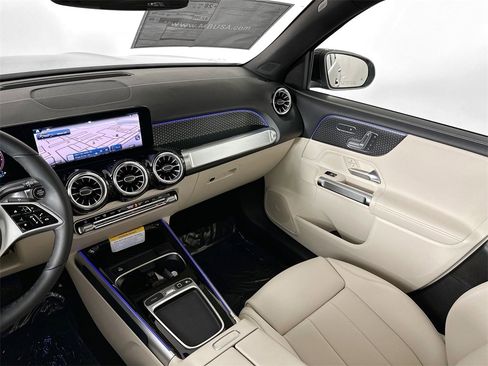 Certified 2025 Mercedes-Benz GLB 250 image 24