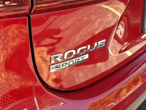 Used 2018 Nissan Rogue Sport S image 4
