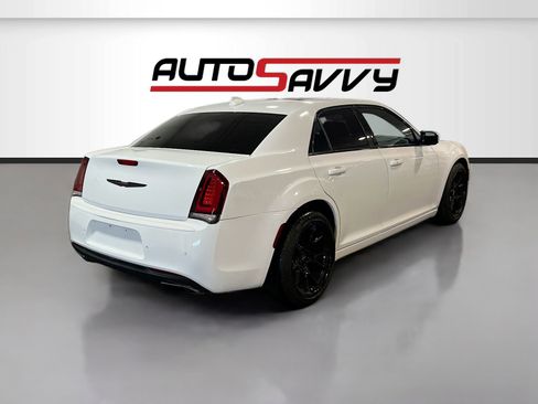 Used 2023 Chrysler 300 S w/ Comfort Group RWD image 7
