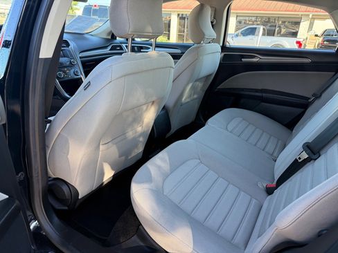 Used 2018 Ford Fusion S image 15