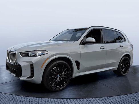 Used 2026 BMW X5 xDrive40i w/ M Sport Package AWD/4WD image 2