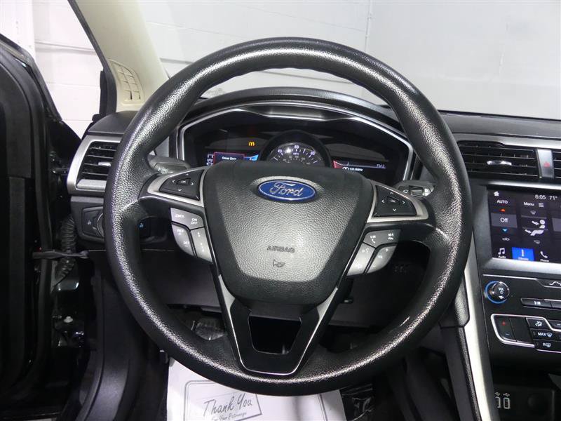 Used 2019 Ford Fusion SE FWD image 28